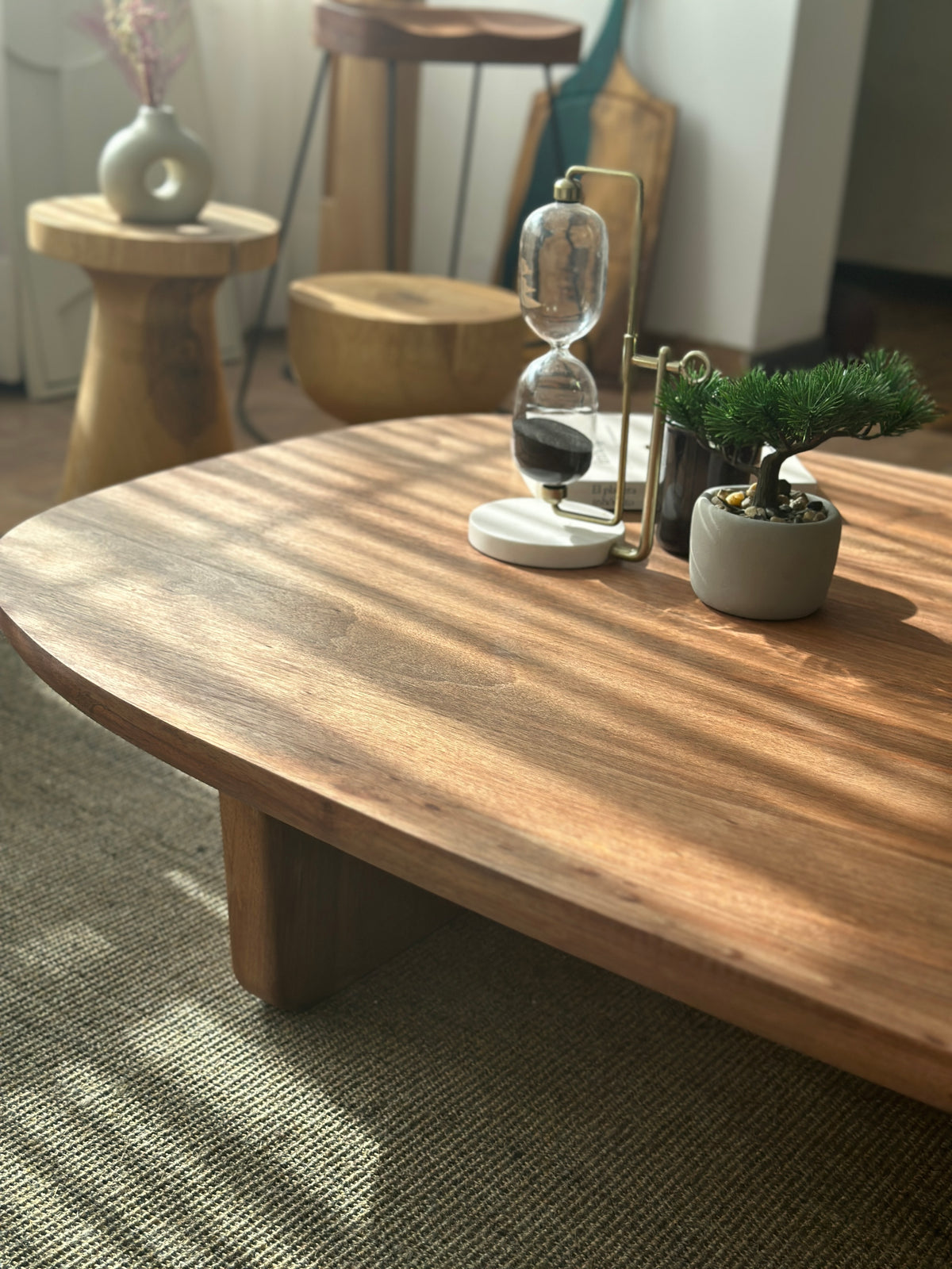 Mesa de centro Velo en madera sólida
